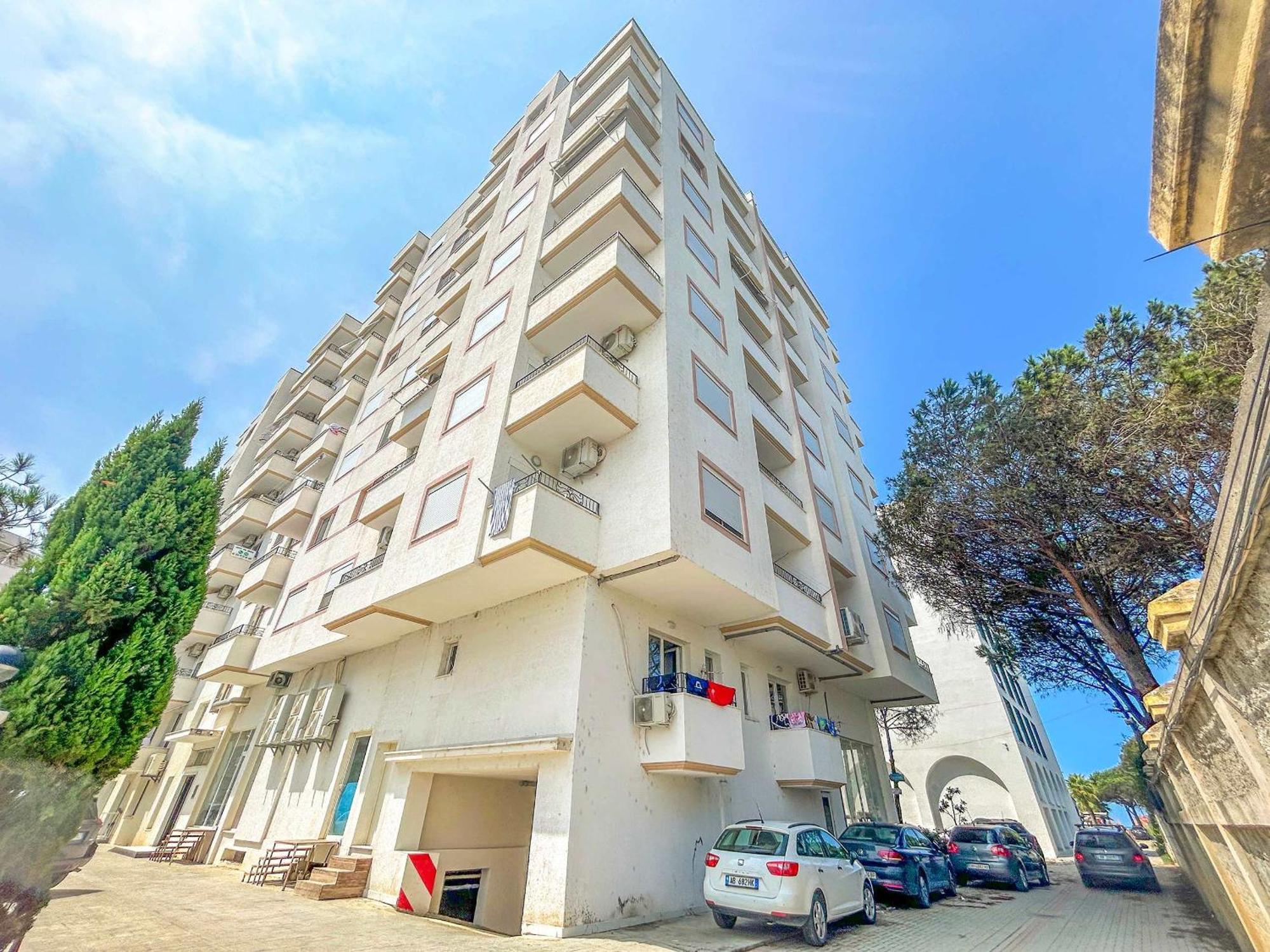 Bonita 645 Golem (Tirana)